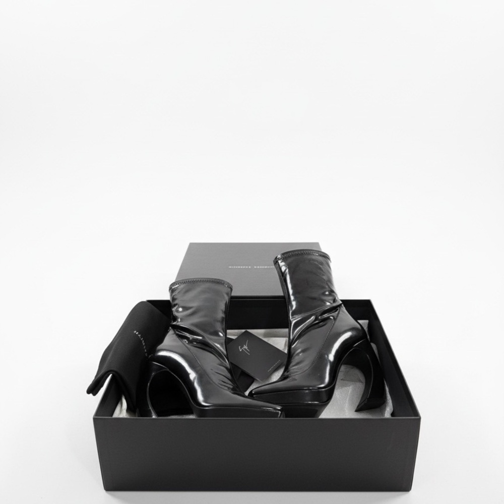 NIB Giuseppe Zanotti Musa Black Patent ankle boots